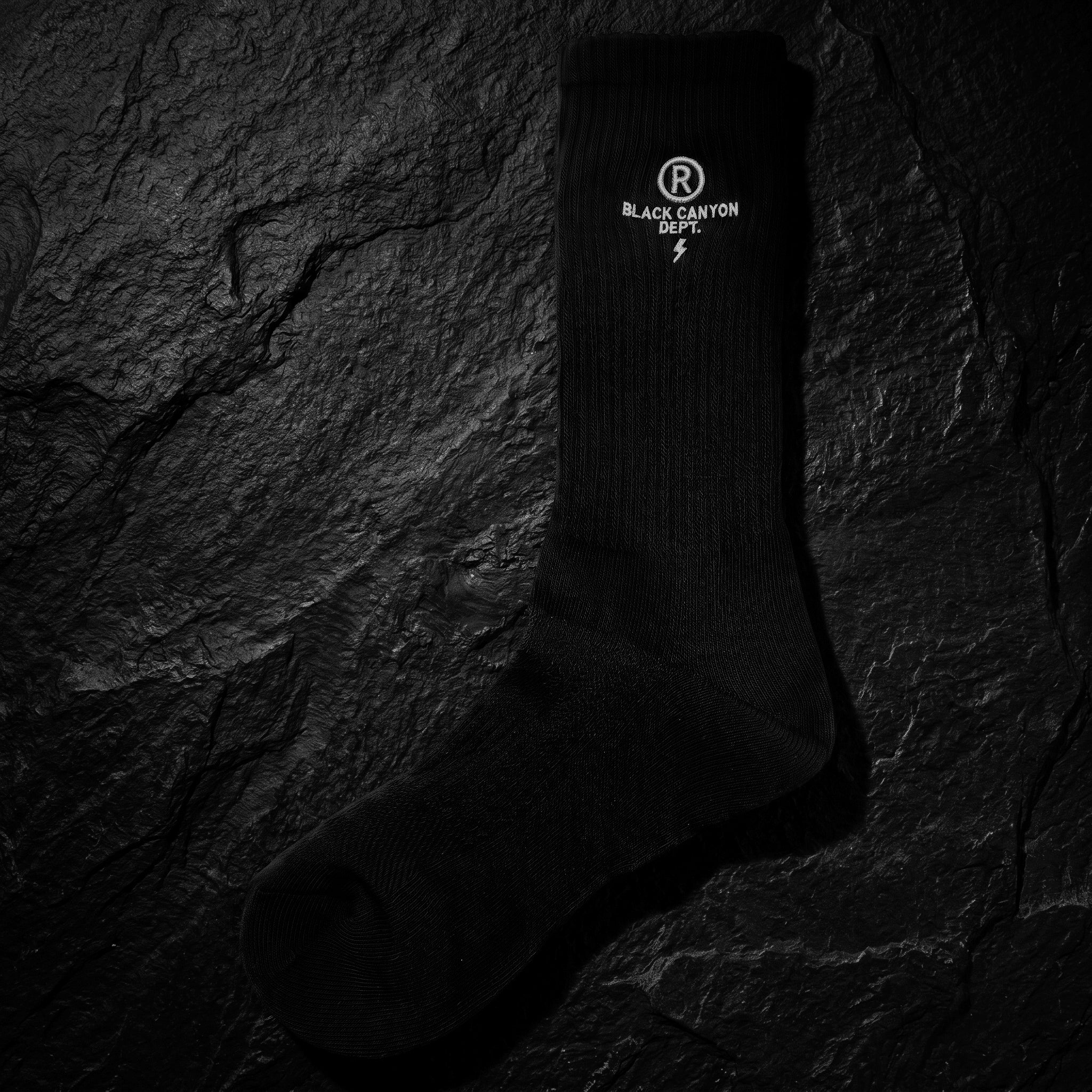 黑峽谷刺繡襪 / Black Canyon Embroidered Socks